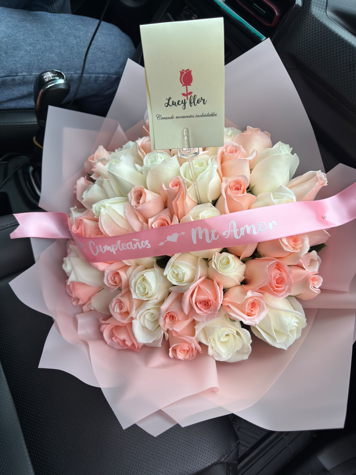 Bouquet de Rosas Blancas y Rosa Palo Cumpleaños