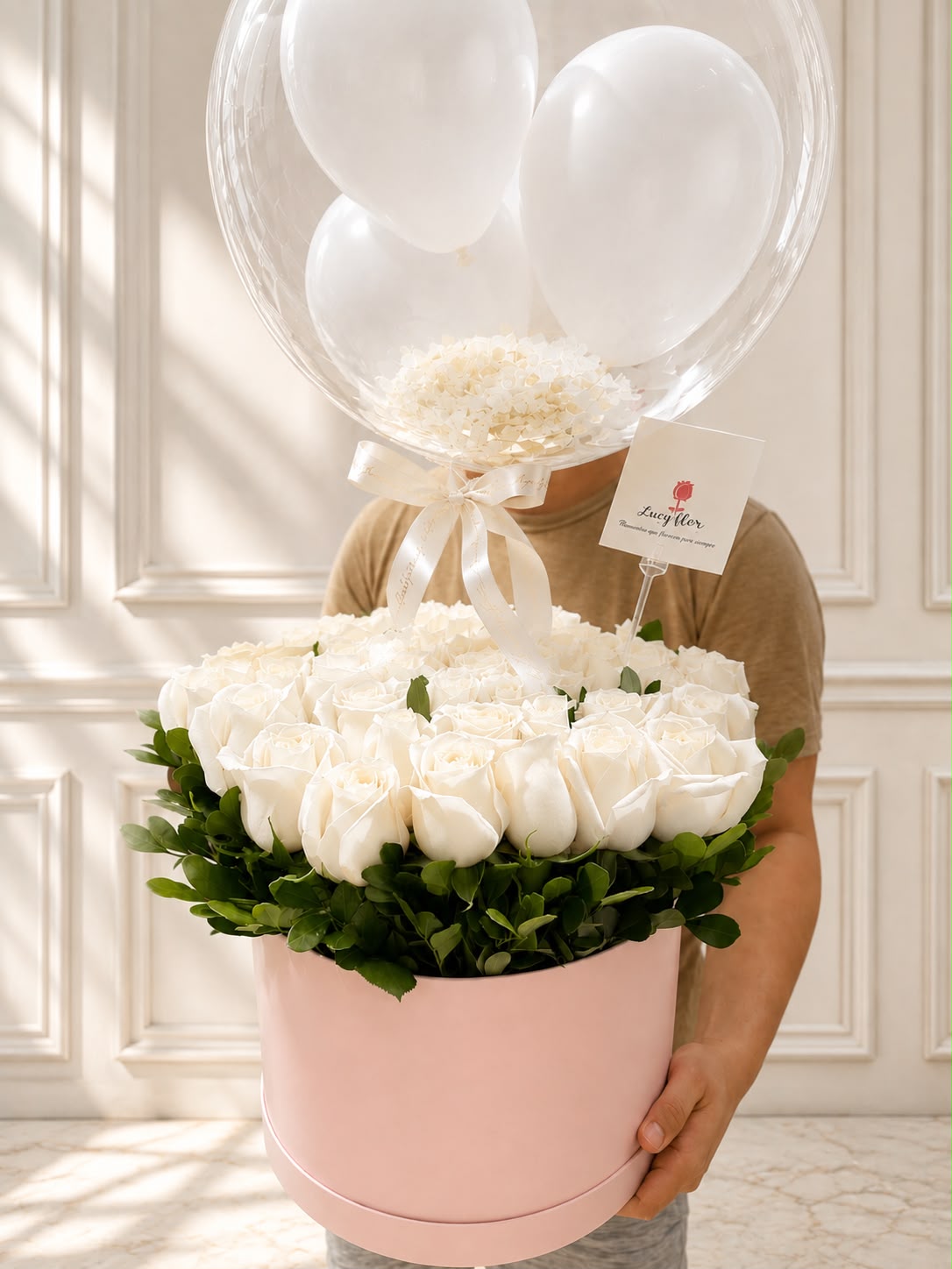 Box de Rosas con Globo Burbuja